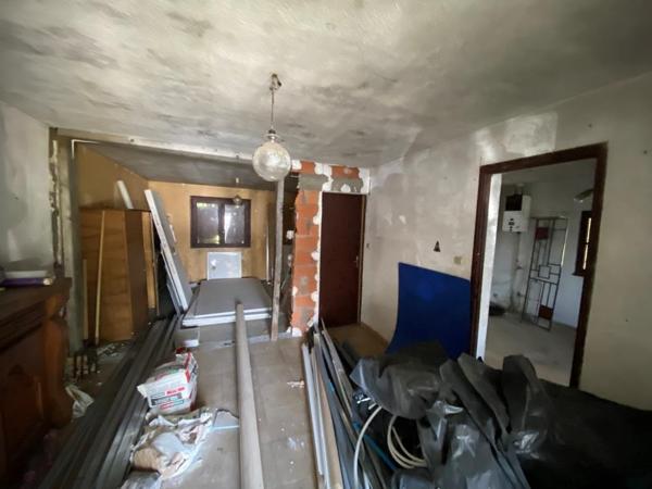 ST YZAN MAISON 70 M² A RESTAURER Saint-Yzan-de-Soudiac (33920)