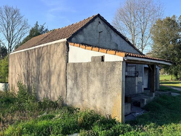ST YZAN MAISON 70 M² A RESTAURER Saint-Yzan-de-Soudiac (33920)