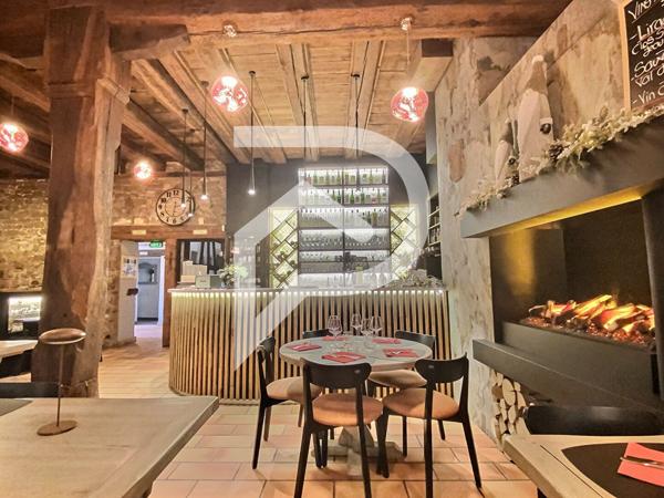 Local commercial 6 pièces 326 m2