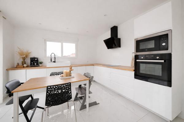 Charmes (88130) Maison Plain-pied construite en 2021 - 123m2 - terrain 853 m2 - 3 Chambres