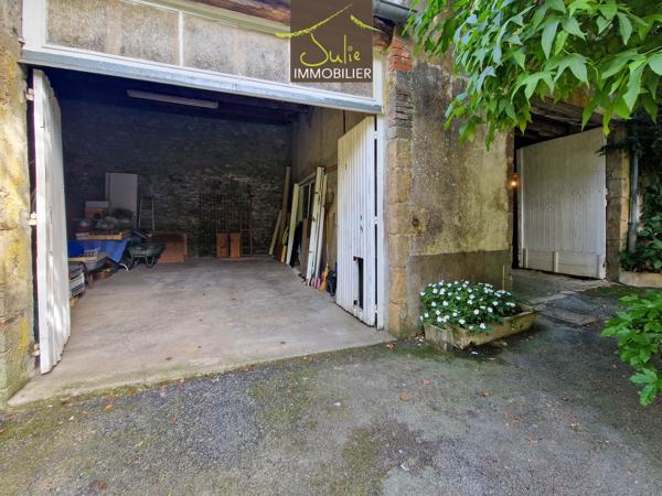 MAISON SINGULIERE AU COEUR DE BRESSUIRE avec JARDIN et GARAGE !!