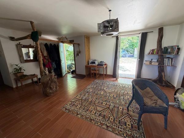 Pavillon récent à la campagne avec possibilité grand terrain