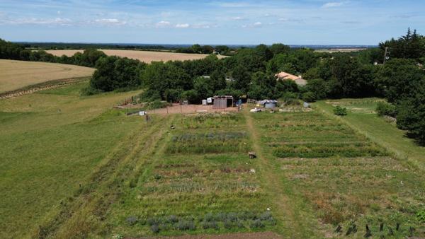 Pavillon récent à la campagne avec possibilité grand terrain
