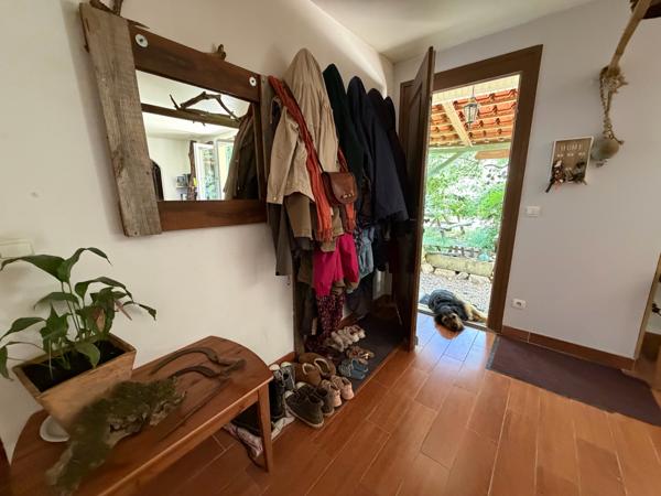 Pavillon récent à la campagne avec possibilité grand terrain