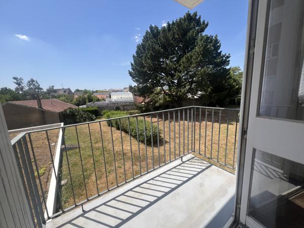 Appartement
         1 pièce
        - 25 m² 84 000 € *