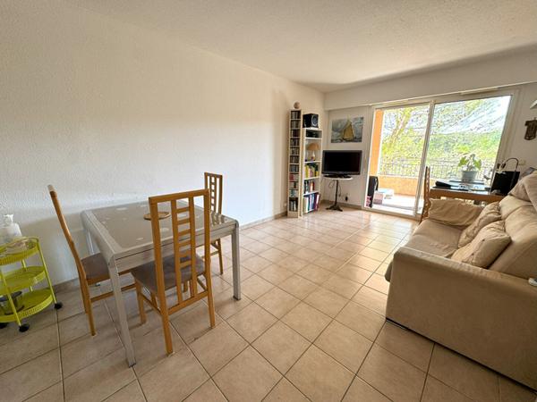 A VENDRE - 2 PIECES - MOUGINS-LE-HAUT