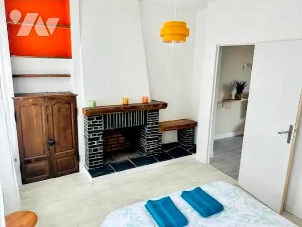 DANS UN ESEMBLE IMMOBILIER EQUEURDREVILLE 3 APPARTEMENTS ENTIEREMENT RENOVES ET MEUBLES
