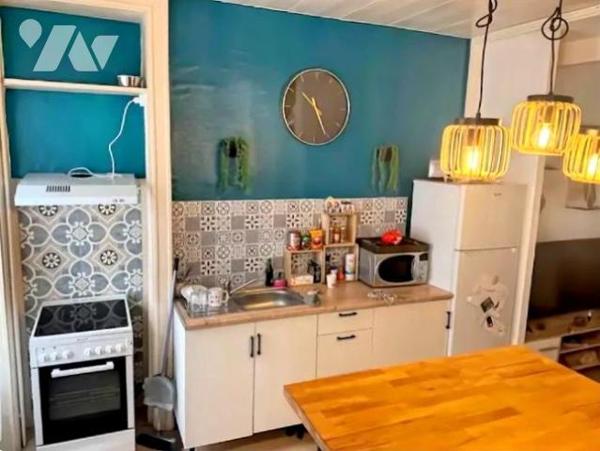 DANS UN ESEMBLE IMMOBILIER EQUEURDREVILLE 3 APPARTEMENTS ENTIEREMENT RENOVES ET MEUBLES