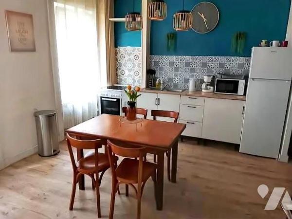 DANS UN ESEMBLE IMMOBILIER EQUEURDREVILLE 3 APPARTEMENTS ENTIEREMENT RENOVES ET MEUBLES