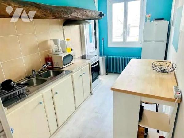 DANS UN ESEMBLE IMMOBILIER EQUEURDREVILLE 3 APPARTEMENTS ENTIEREMENT RENOVES ET MEUBLES