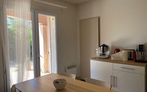 Maison à louer    4 pièces •  Rognonas