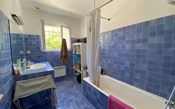 Maison à louer    4 pièces •  Rognonas