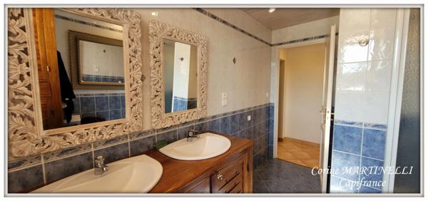 Bon Encontre - Maison en pierre 8 pièces, 200 m2 habitables - terrain de 9 567 m2 - piscine