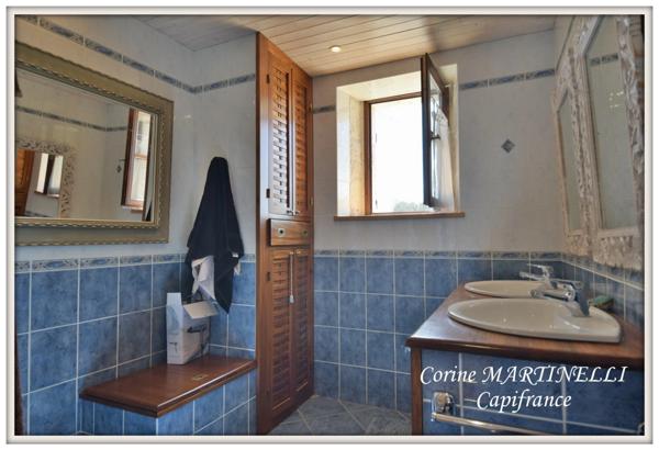 Bon Encontre - Maison en pierre 8 pièces, 200 m2 habitables - terrain de 9 567 m2 - piscine