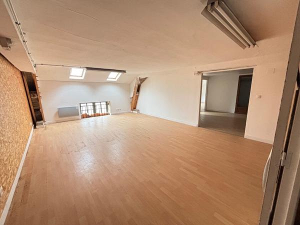 A VENDRE - ENTREPOTS / LOCAUX COMMERCIAUX - CENTRE VILLE FOURCHAMBAULT