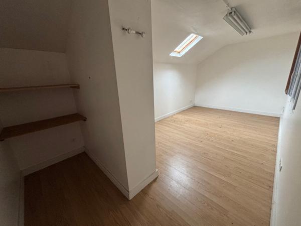 A VENDRE - ENTREPOTS / LOCAUX COMMERCIAUX - CENTRE VILLE FOURCHAMBAULT