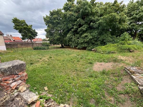 A VENDRE - ENTREPOTS / LOCAUX COMMERCIAUX - CENTRE VILLE FOURCHAMBAULT