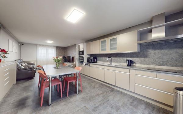 Maison à vendre    6 pièces •  Mondelange