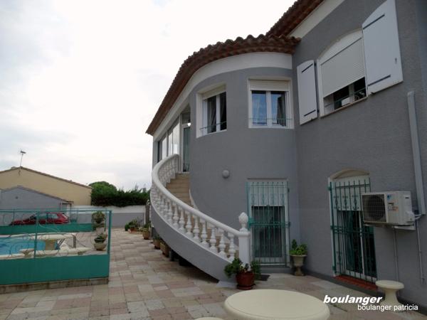 Villa spacieuse avec piscine et garages – 400 m² habitables à Narbonne