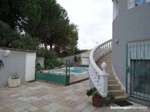 Villa spacieuse avec piscine et garages – 400 m² habitables à Narbonne