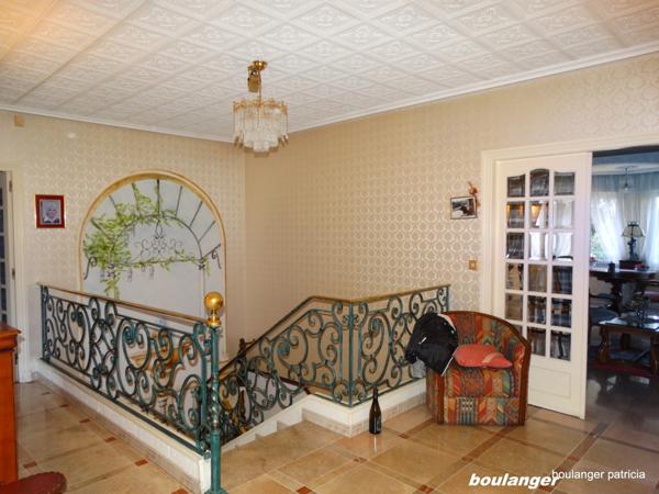 Villa spacieuse avec piscine et garages – 400 m² habitables à Narbonne