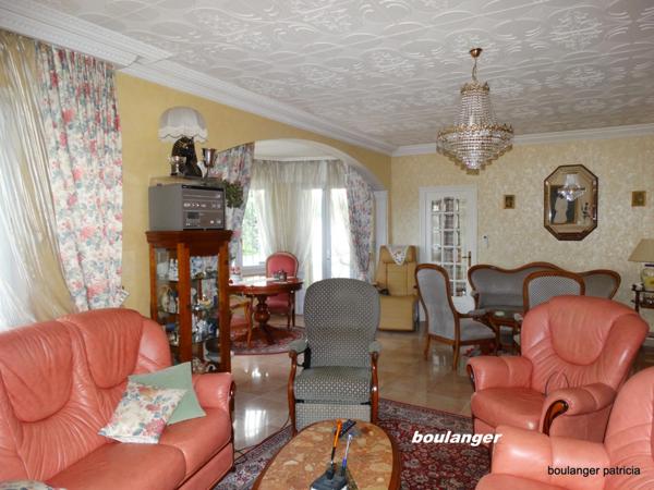 Villa spacieuse avec piscine et garages – 400 m² habitables à Narbonne