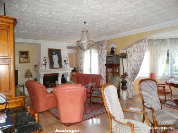 Villa spacieuse avec piscine et garages – 400 m² habitables à Narbonne