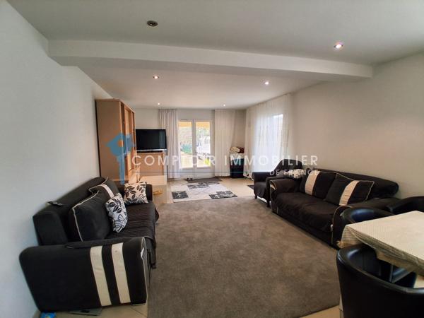 Villa
                                                                                                                                                                                                                                                                                                                        5 pièce(s)                                                                                                                                                                                                          4 chambre(s)                                                                                                                                                                                                          132  m²