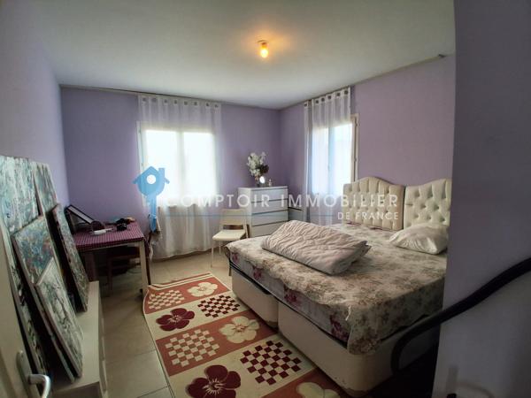 Villa
                                                                                                                                                                                                                                                                                                                        5 pièce(s)                                                                                                                                                                                                          4 chambre(s)                                                                                                                                                                                                          132  m²