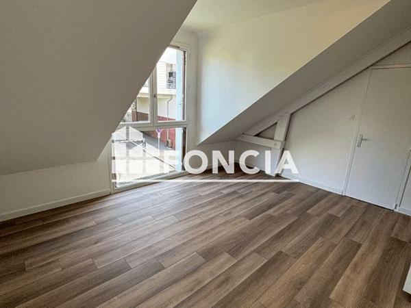 Location Studio 15.81 m² - 5 ALLEE DE LANVAUX Rennes 35700