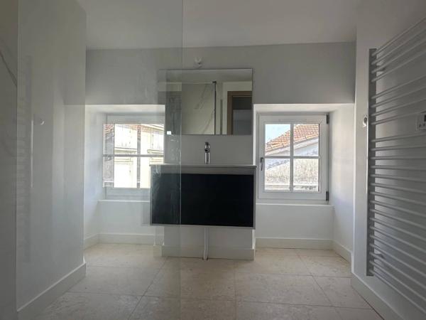 T3 – 62,10 m² + caves 32,10 m² – 2e étage – Centre Saint-Jean-d’Angély