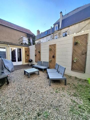 À vendre - Maison mitoyenne 1 côté, 5 pièces située à Fresnay-sur-Sarthe (72130)