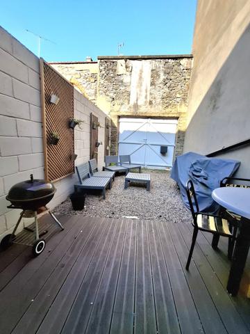 À vendre - Maison mitoyenne 1 côté, 5 pièces située à Fresnay-sur-Sarthe (72130)