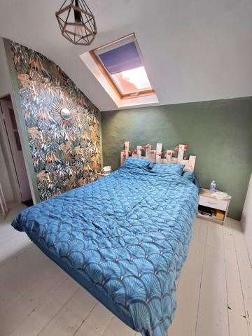 À vendre - Maison mitoyenne 1 côté, 5 pièces située à Fresnay-sur-Sarthe (72130)