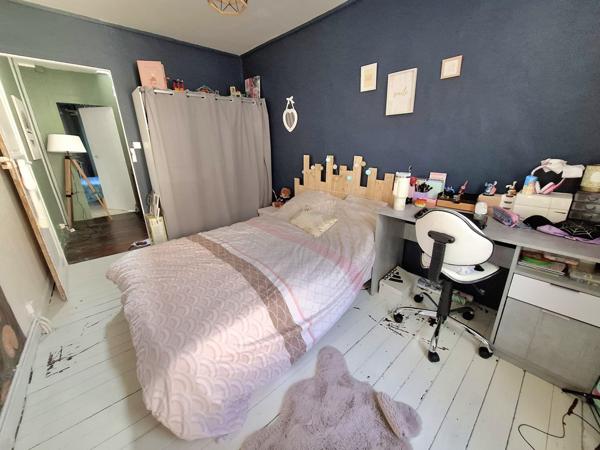 À vendre - Maison mitoyenne 1 côté, 5 pièces située à Fresnay-sur-Sarthe (72130)