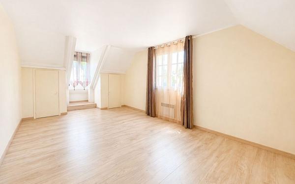 Maison à vendre    4 pièces • 115,88 m2 Beauvais