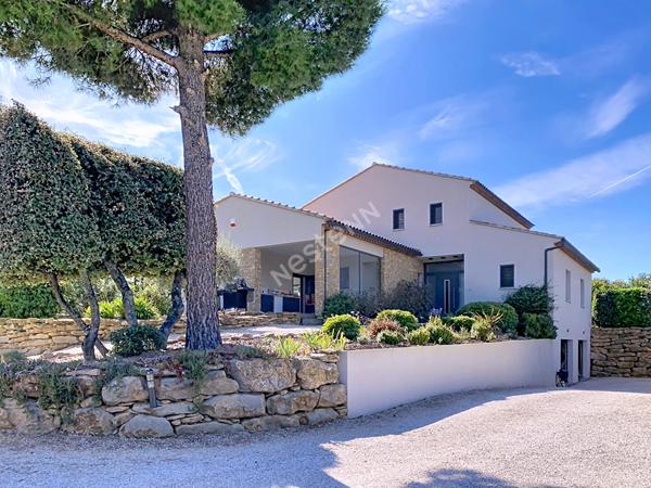 Maison d'architecte contemporaine, à La Cadiere D'Azur de 12 pièces de 280 m²