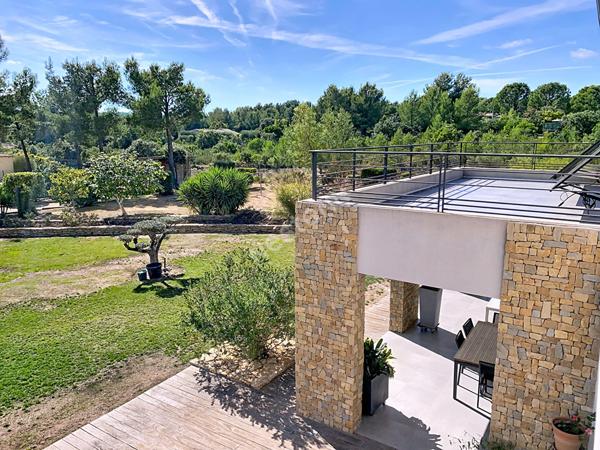 Maison d'architecte contemporaine, à La Cadiere D'Azur de 12 pièces de 280 m²