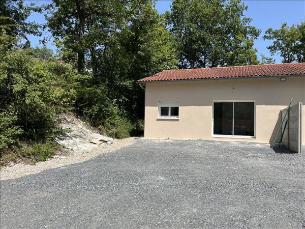 Maison à louer 650 € CC LEGUILLAC DE L AUCHE 3 p 68 m² DPE C