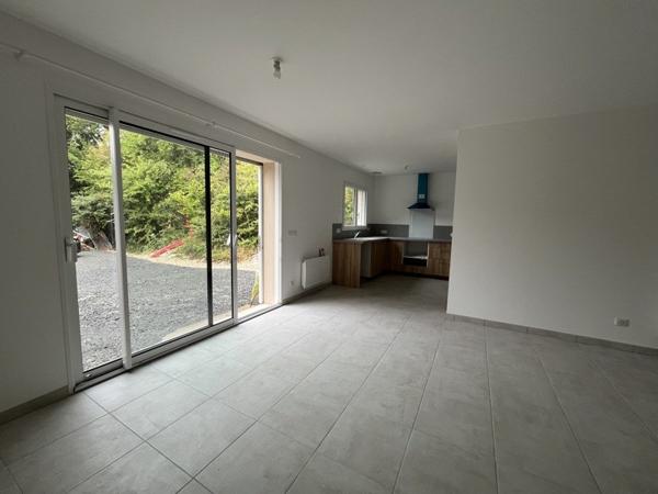 Maison à louer 650 € CC LEGUILLAC DE L AUCHE 3 p 68 m² DPE C