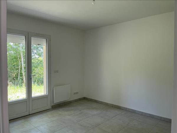 Maison à louer 650 € CC LEGUILLAC DE L AUCHE 3 p 68 m² DPE C
