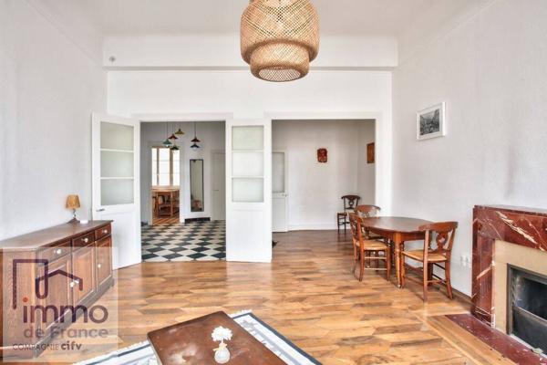 GRENOBLE / HYPER CENTRE, 8 place GRENETTE. Grand T2 + alcove (meublé) de 81,21 m