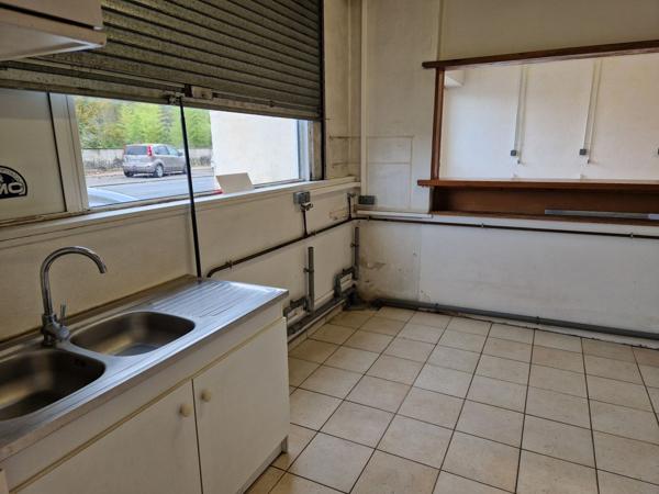 Location Local commercial130 m² - FERRIERES EN GATINAIS (45210)