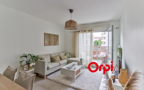 Appartement à vendre    3 pièces • 57,21 m2 Pierre-Bénite