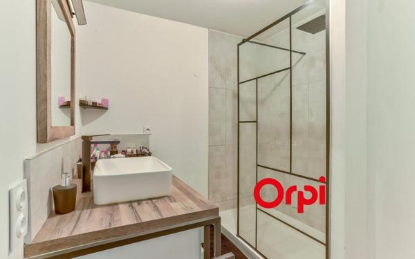 Appartement à vendre    3 pièces • 57,21 m2 Pierre-Bénite