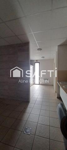 Local spacieux, visible et idéalement situé