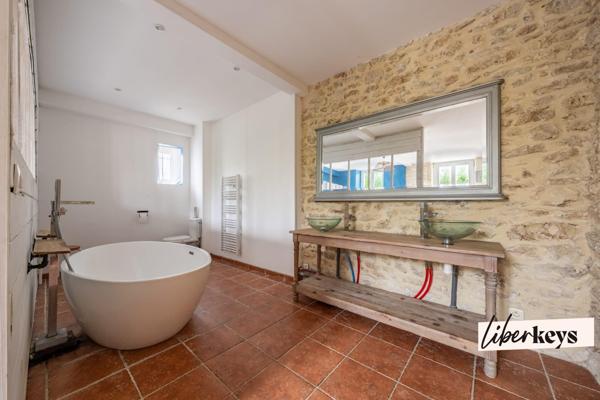 Maison 8 pièces 205 m²