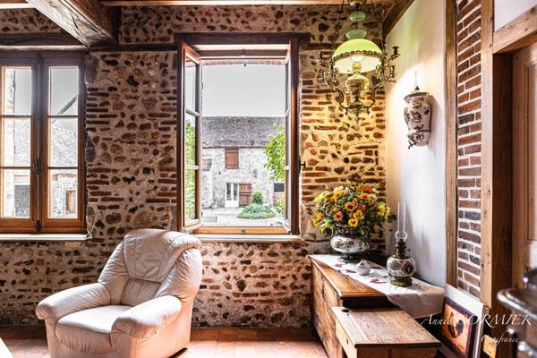 Magnifique Ferme rénovée à vendre 250m2 à Bonnée (45), Gîtes, au calme.