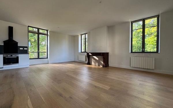 Appartement à louer    3 pièces • 78,37 m2 Champagne-au-Mont-d'Or