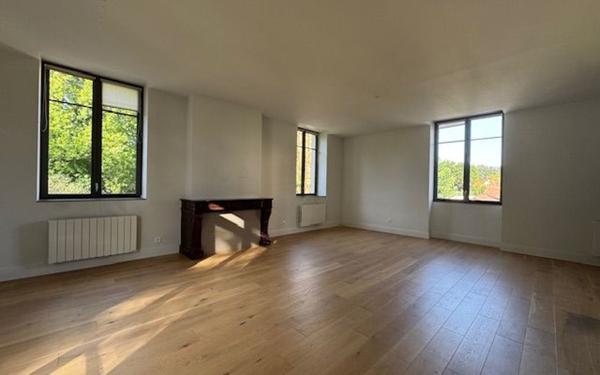 Appartement à louer    3 pièces • 78,37 m2 Champagne-au-Mont-d'Or